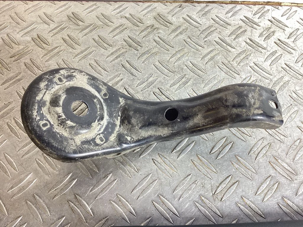 Radiator support slam panel bracket – Lexus NX (2021-)