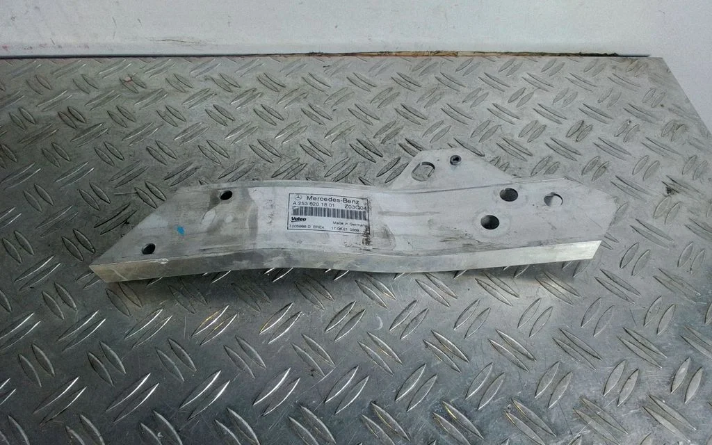 Radiator support slam panel bracket – Mercedes-Benz GLC-Class C253 (2016-)