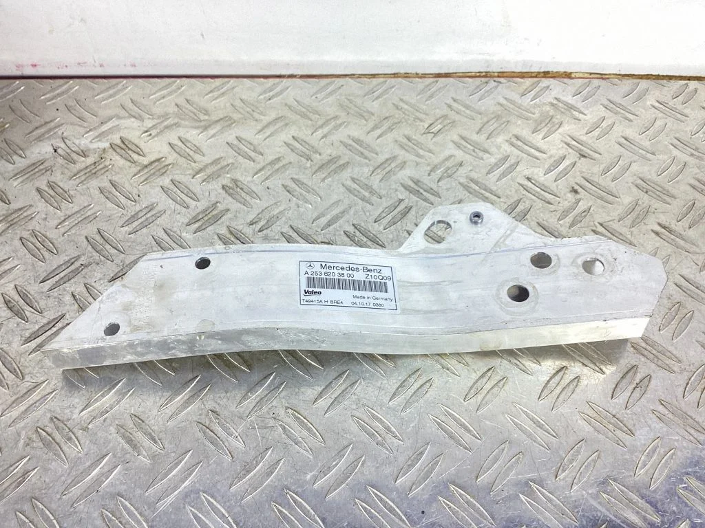 Radiator support slam panel bracket – Mercedes-Benz GLC-Class C253 (2016-)