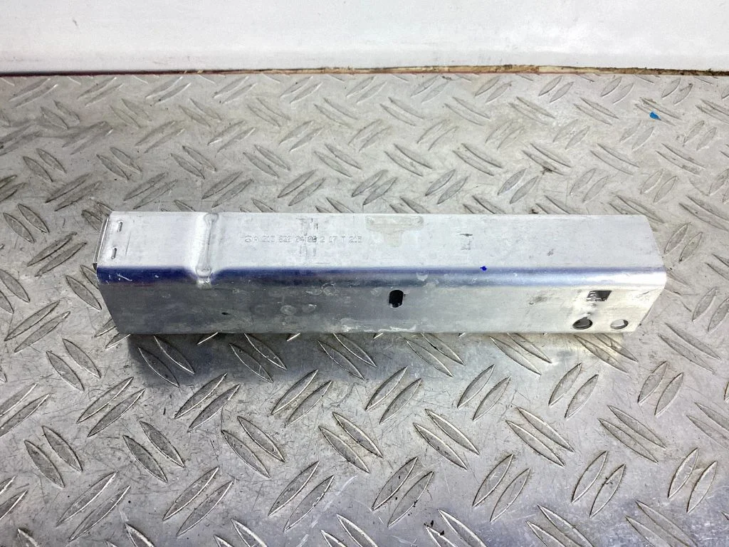 Radiator support slam panel bracket – Mercedes-Benz GLC-Class C253 (2016-)