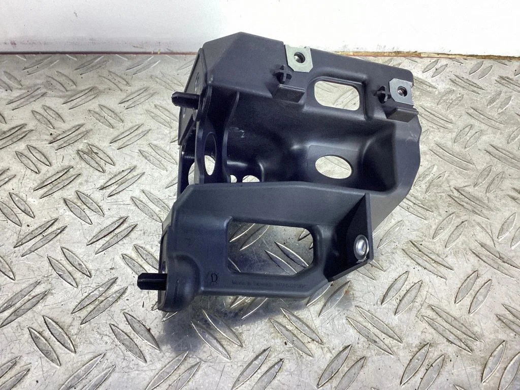 Radiator support slam panel bracket – Porsche 911 991 (2011-2019)