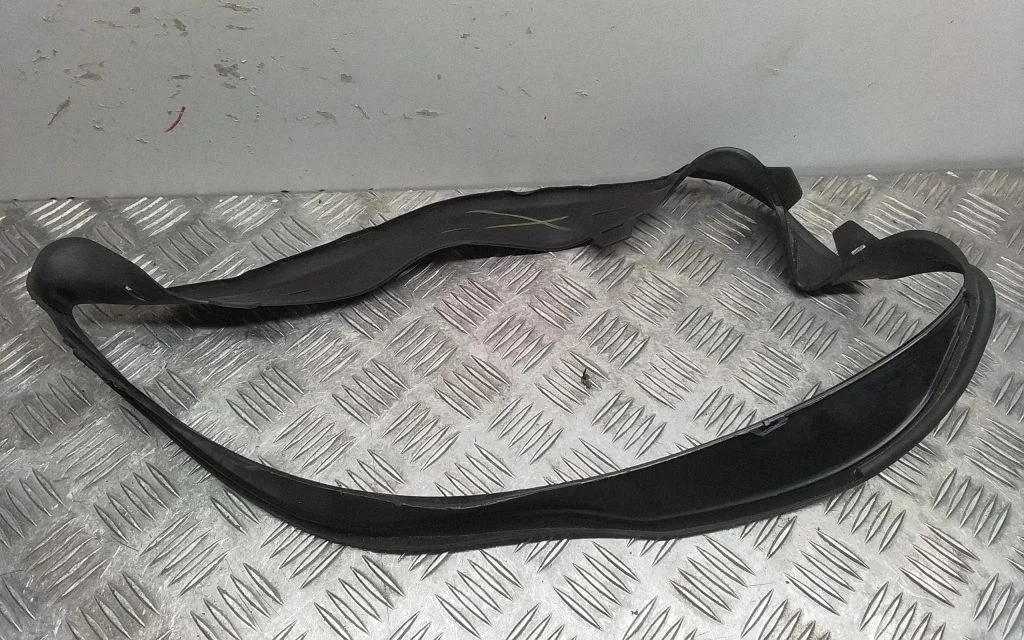 Under headlight/headlamp trim – Mercedes-Benz GL-Class X164 (2006-2012)