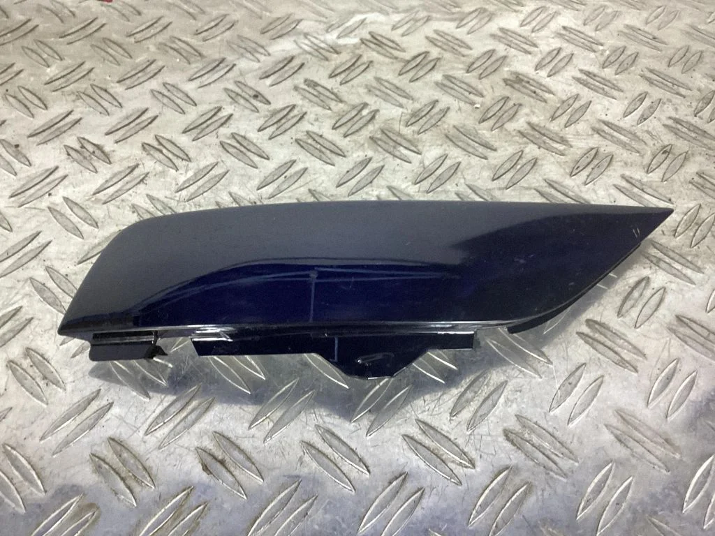 Under headlight/headlamp trim – Lexus RX 450H (2016-)