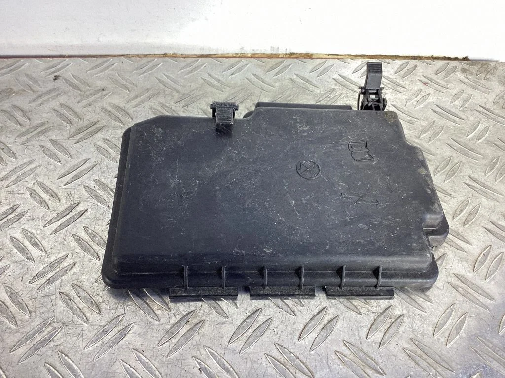Fuse box cover – Mercedes-Benz ML-Class W166 (2012-2017)