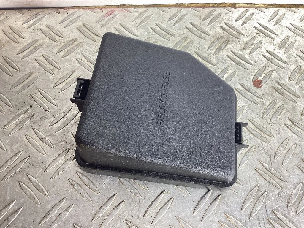 Fuse box cover – Lexus NX (2021-)