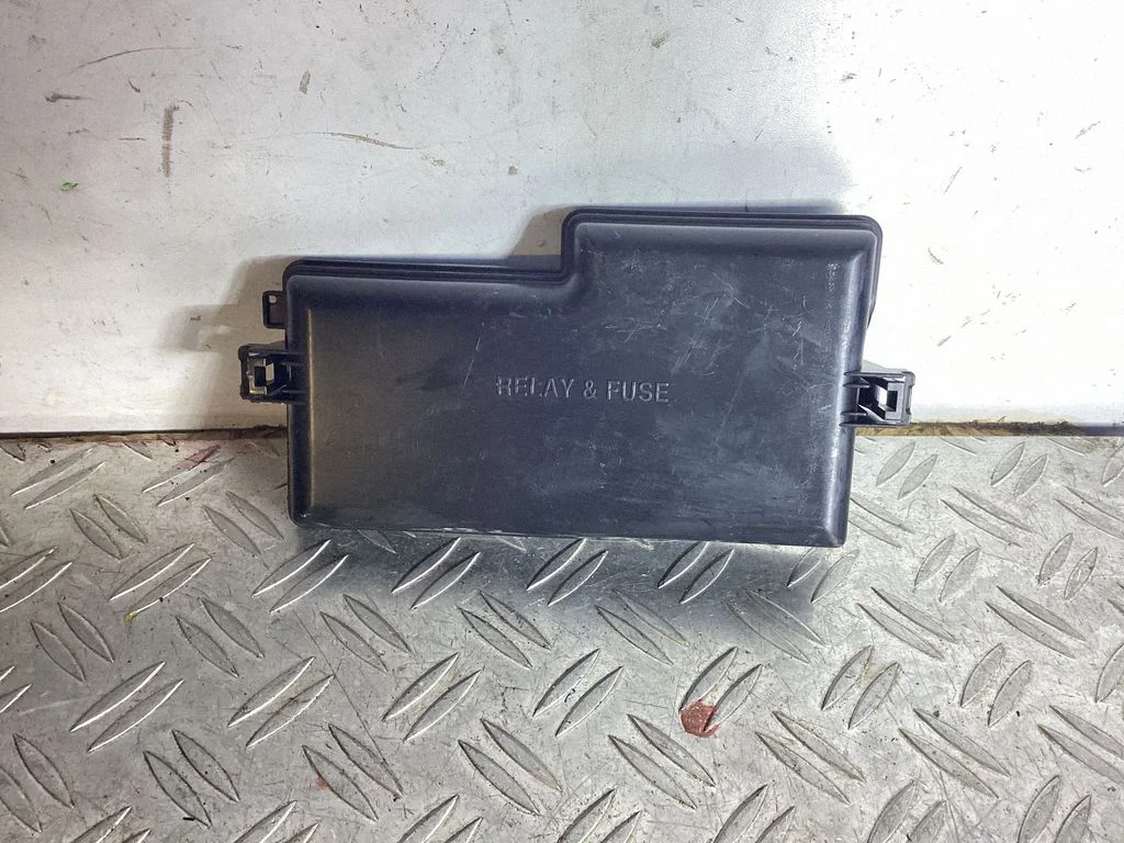 Fuse box cover – Lexus NX (2021-)