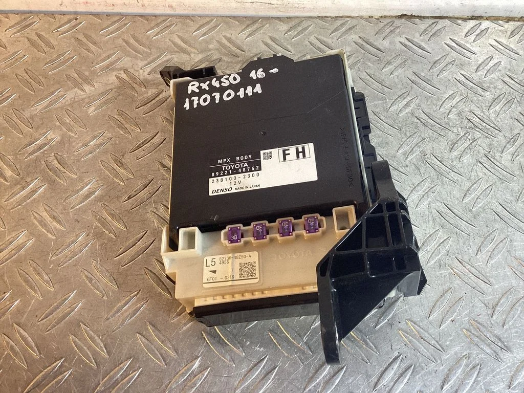Fuse module – Lexus RX 450H (2016-)