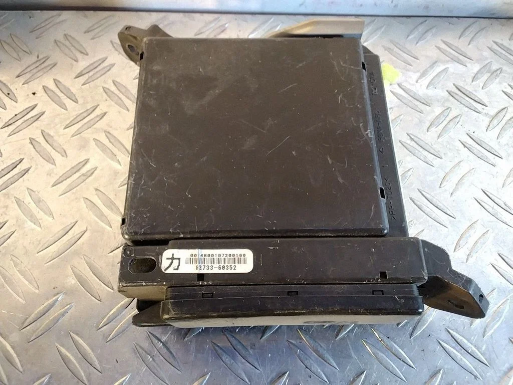 Fuse module – Toyota Land Cruiser (J200) (2008-)