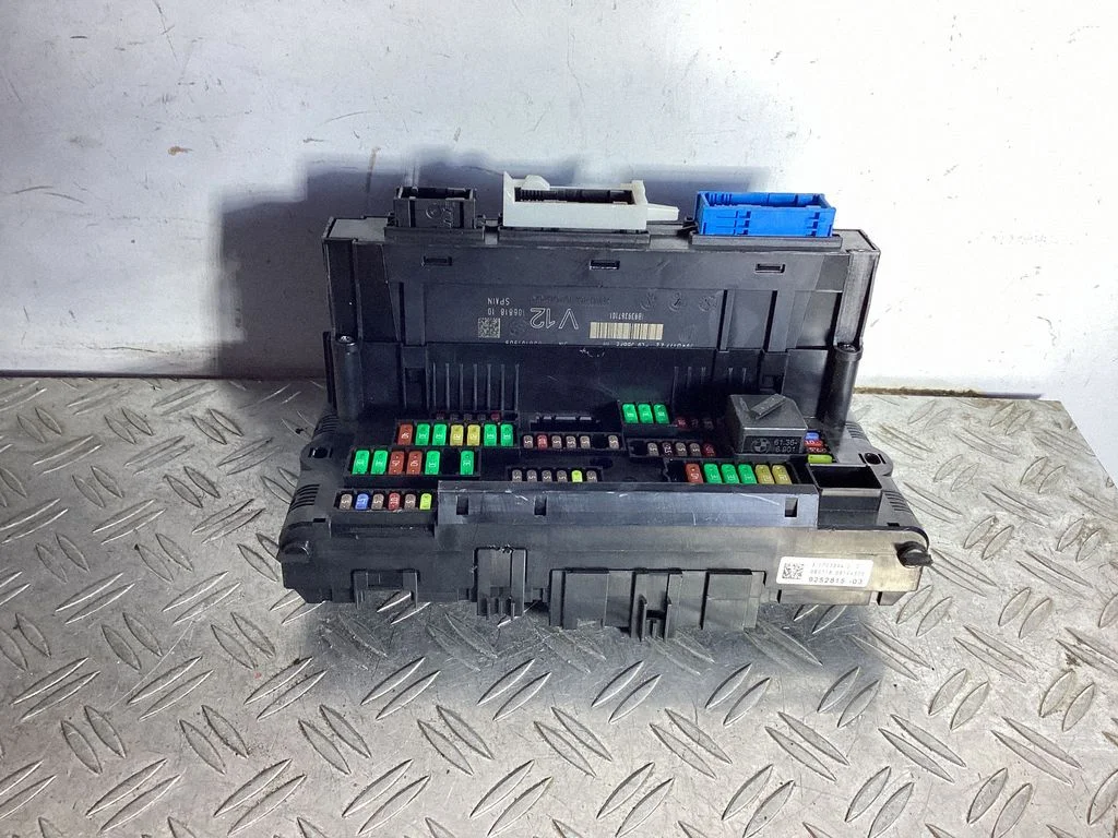 Fuse module – BMW 6 Series F06 Gran coupe (2012-2018)