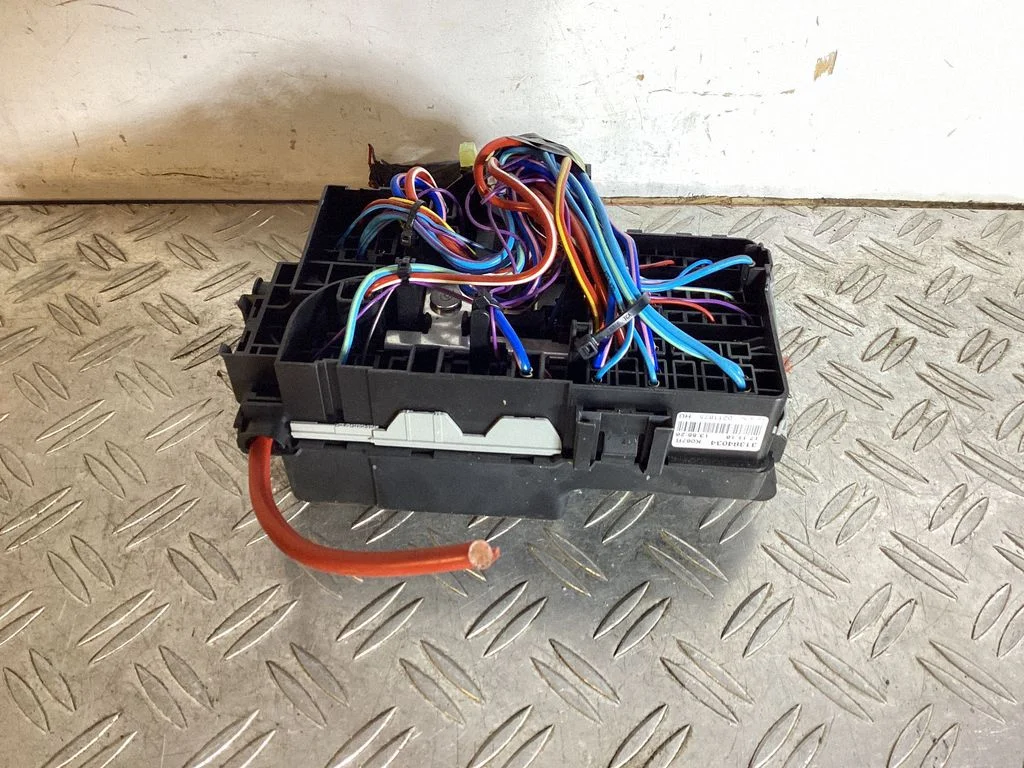 Fuse module – Volvo S90, V90 (2016-)