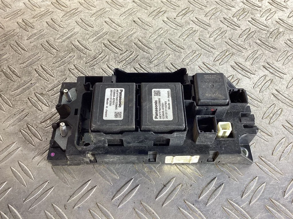 Fuse module – Lexus NX (2014-2021)