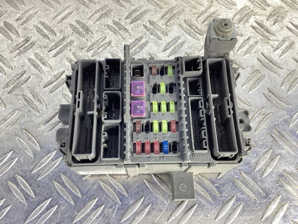 Fuse module – Honda Accord (2008-2016)