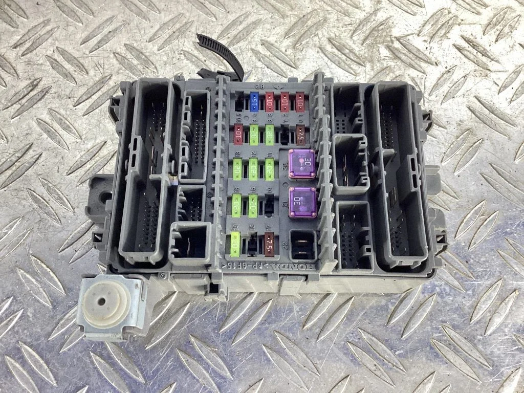 Fuse module – Honda Accord (2008-2016)