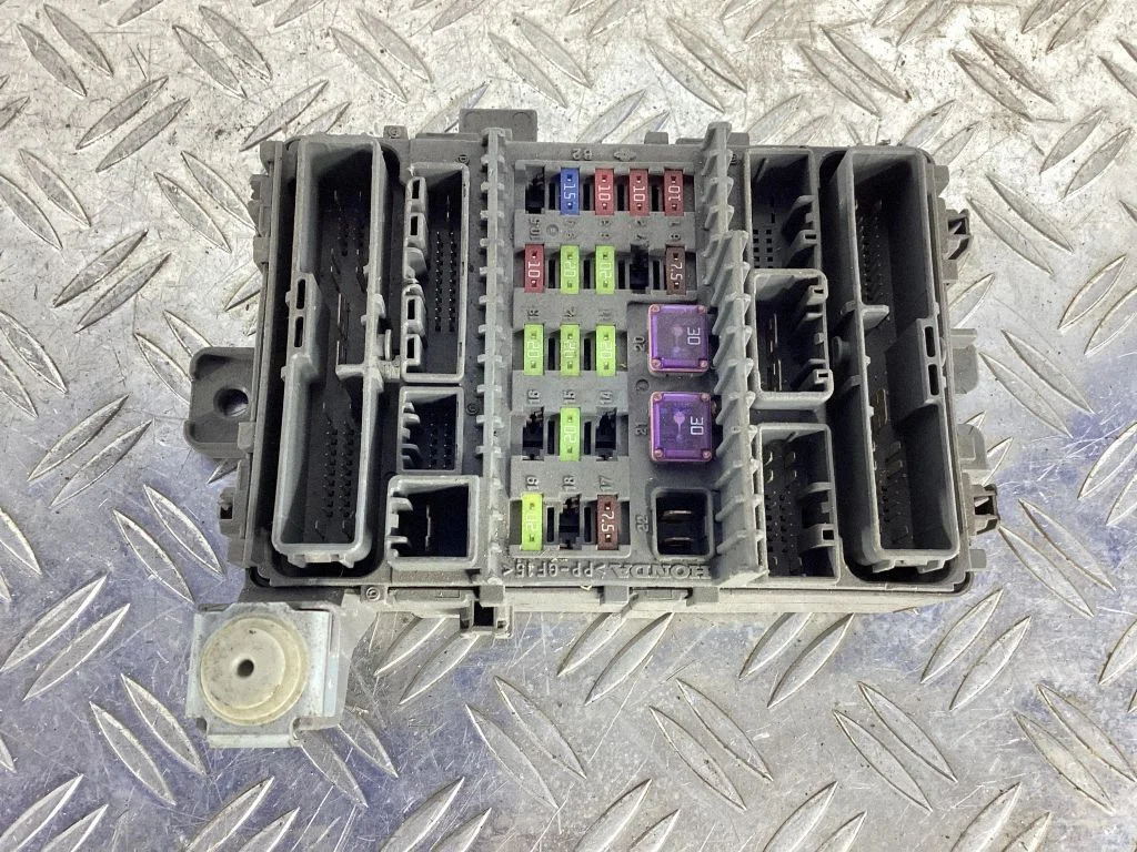 Fuse module – Honda Accord (2008-2016)