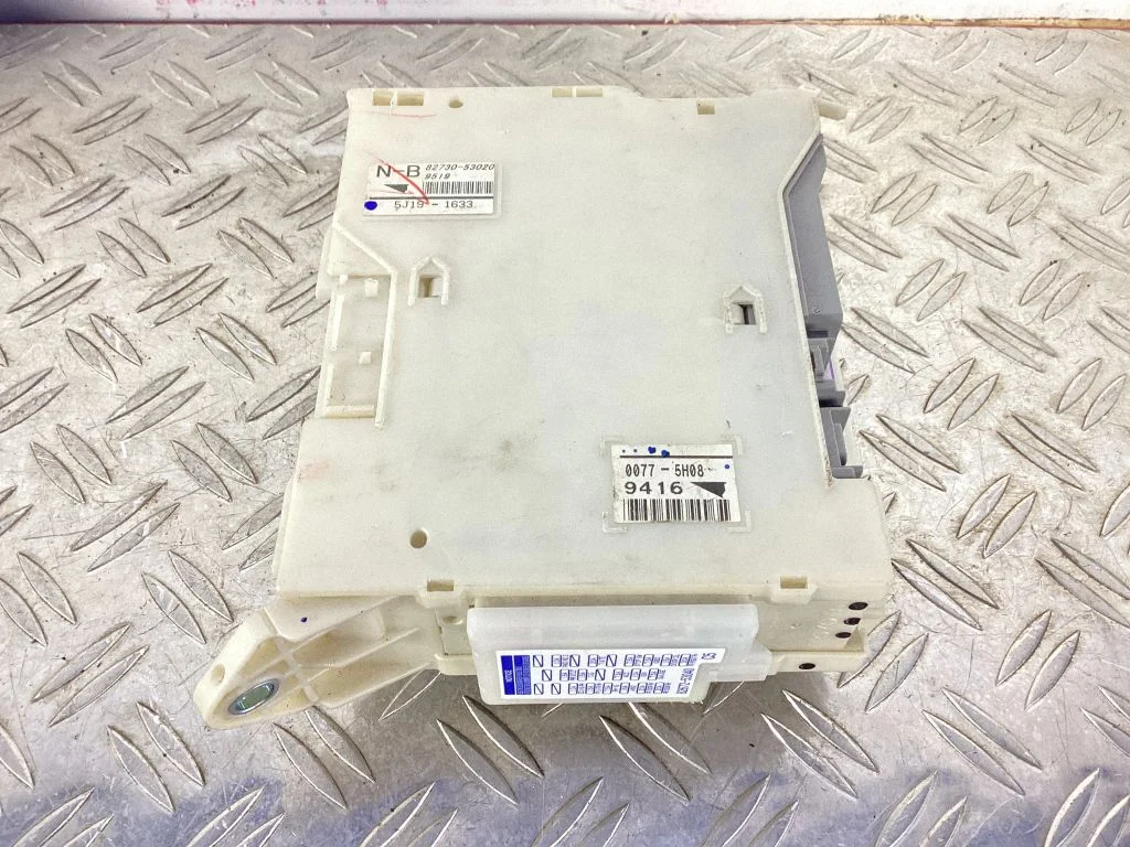 Fuse module – Lexus IS III XE30 (2013-2020)