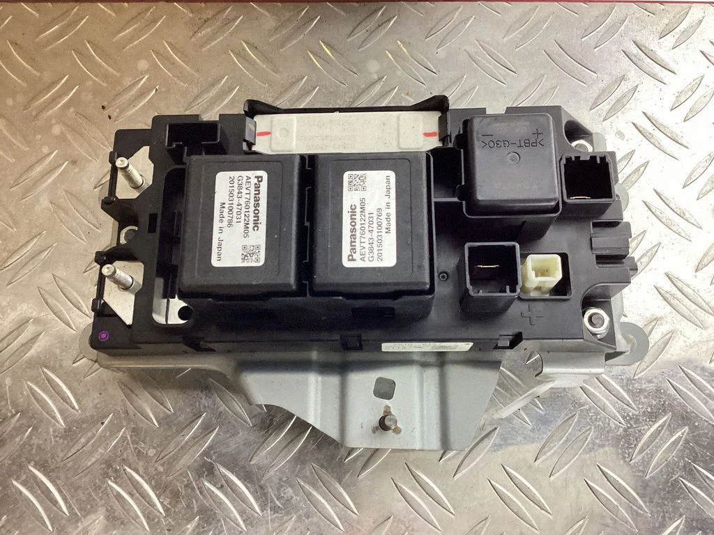 Fuse module – Lexus NX (2014-2021)