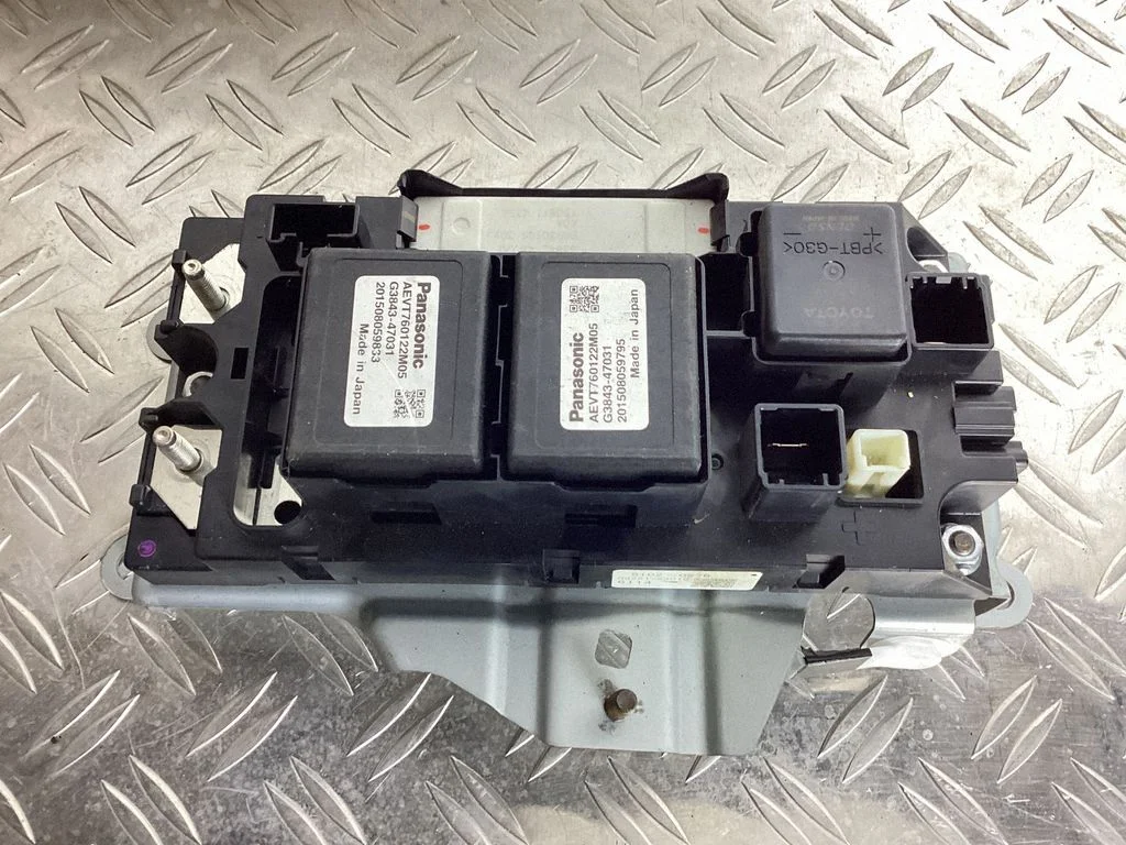 Fuse module – Lexus NX (2014-2021)