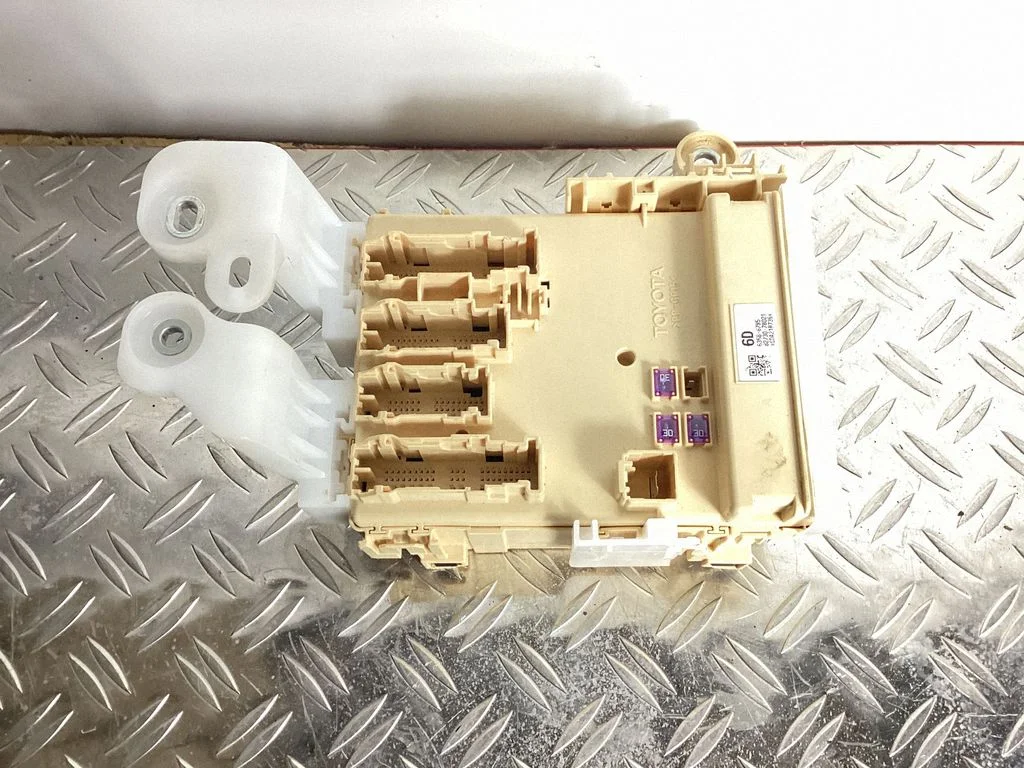 Fuse module – Lexus NX (2014-2021)