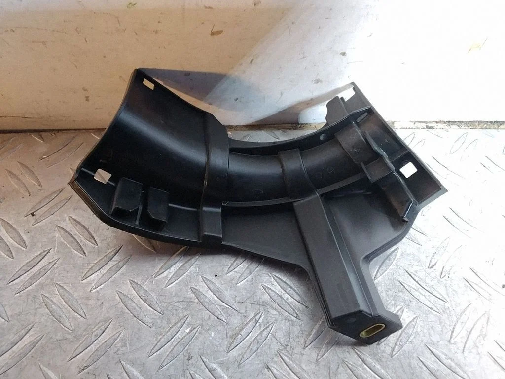 Cita salona detaļa 7P0971843