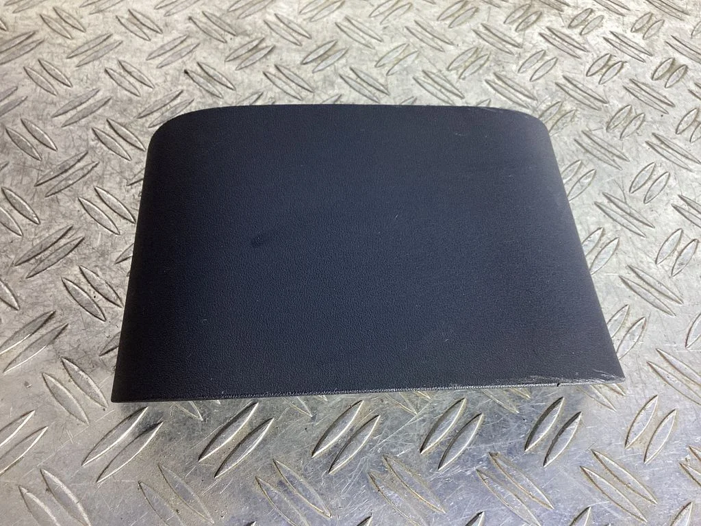 Other interior part – Tesla Model Y (2020-)