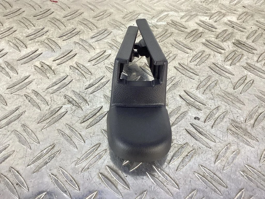 Other interior part 81106TA08