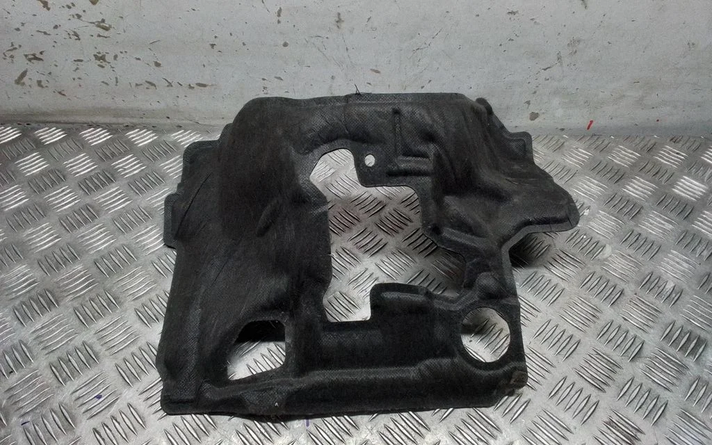Other engine bay part – Lexus RX 450H (2016-)