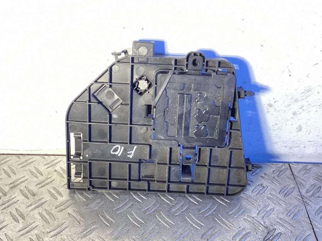 Other engine bay part – BMW 5 Series F10 F11 (2009-2016)