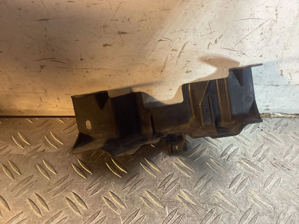 Other engine bay part – Lexus RX 450H (2016-)