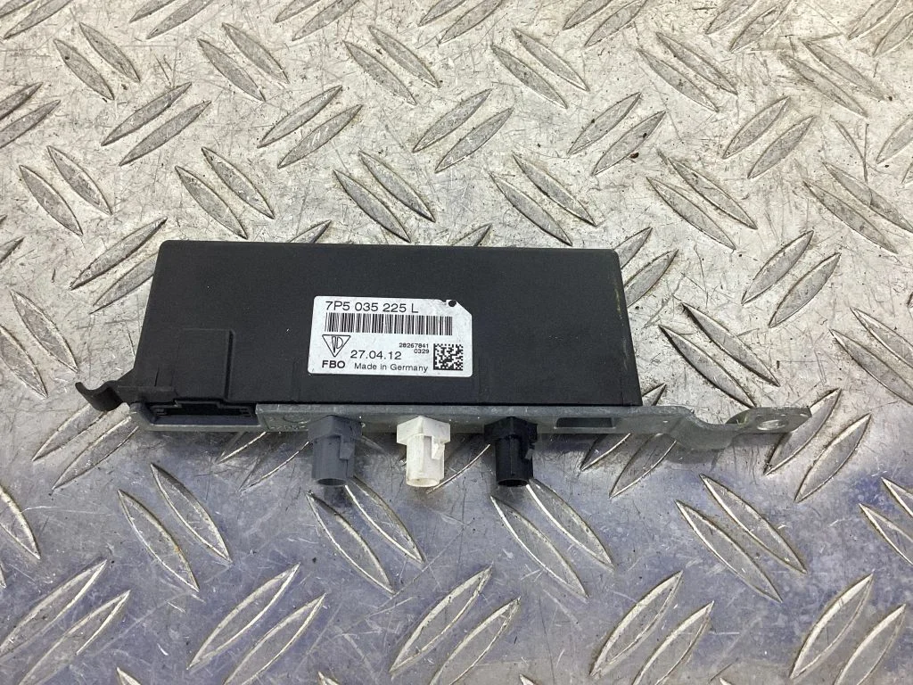 Aerial antenna amplifier – Porsche Cayenne (92A) (2010-2017)