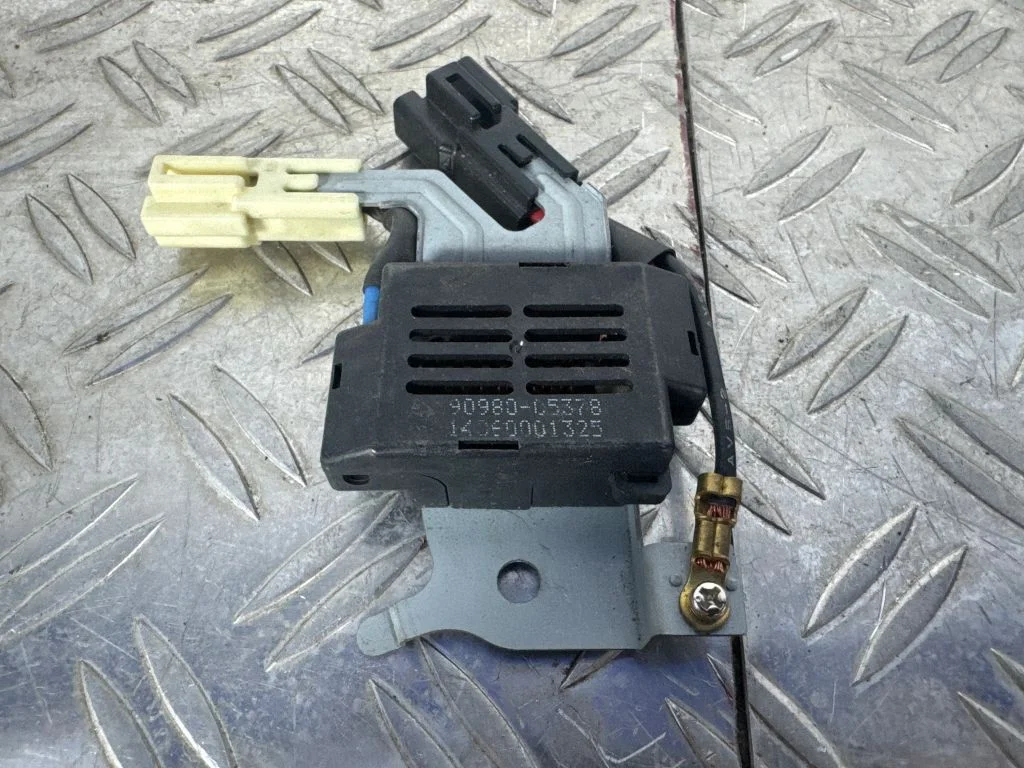 Aerial antenna amplifier – Lexus RX III (2008-2015)