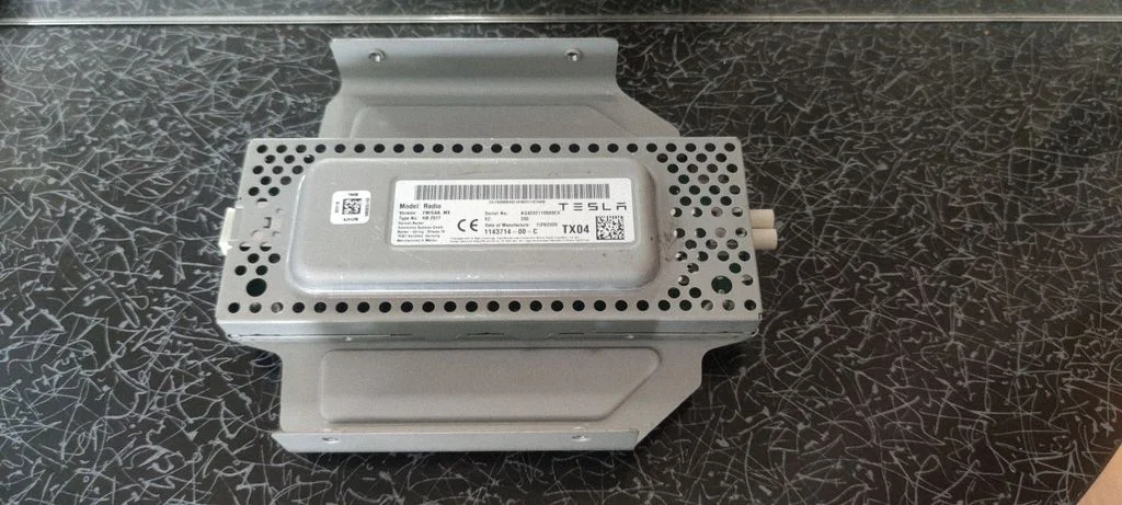 Aerial antenna amplifier 114371400C – Tesla Model X (2015-)