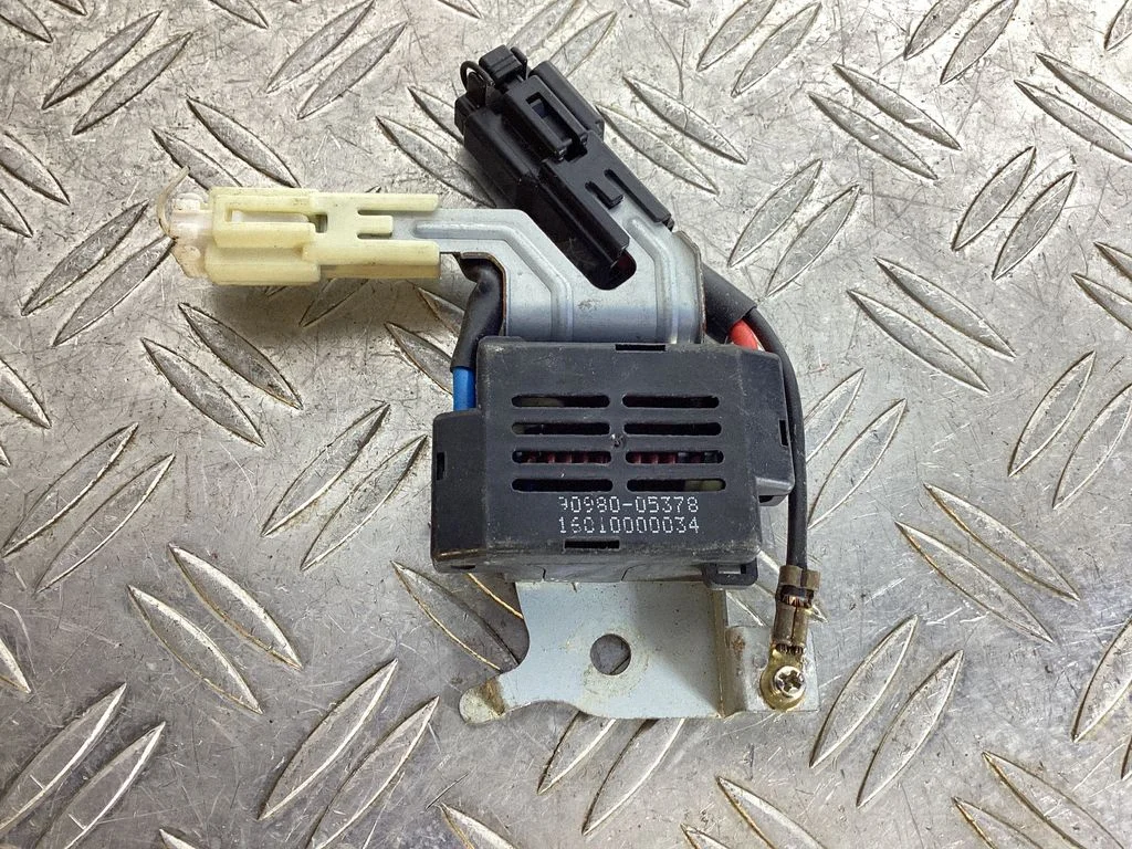 Aerial antenna amplifier – Lexus RX 450H (2016-)