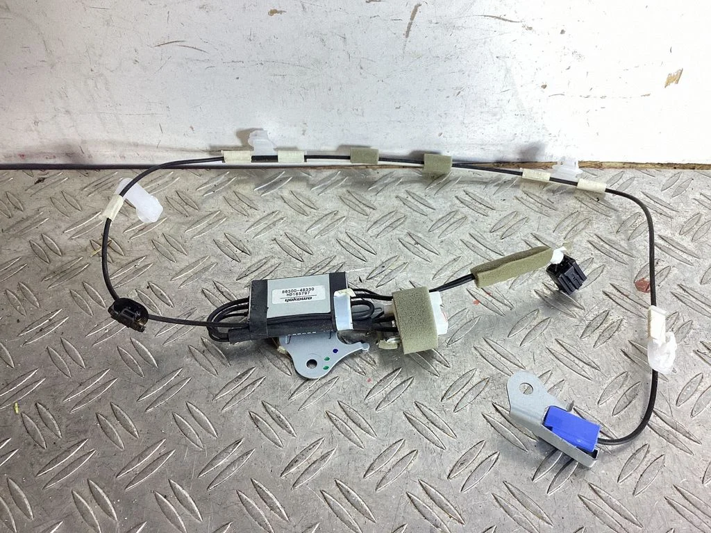 Aerial antenna amplifier – Lexus RX III (2008-2015)