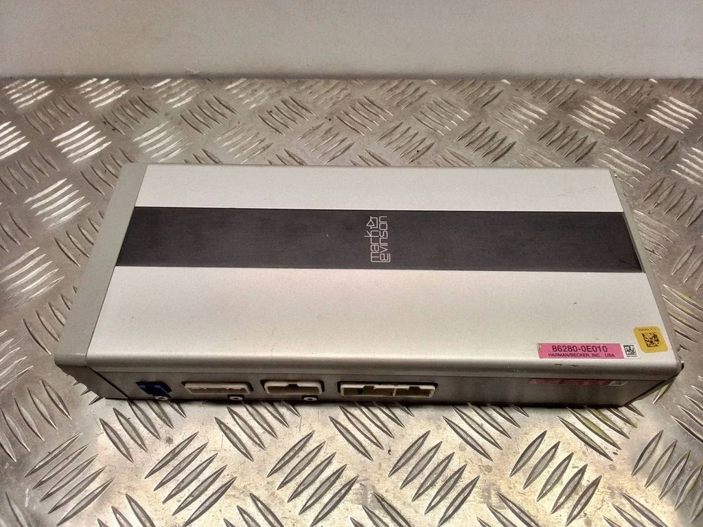 Sound amplifier – Lexus RX III (2008-2015)