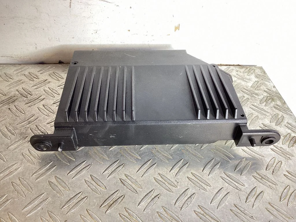 Sound amplifier – Volvo S90, V90 (2016-)