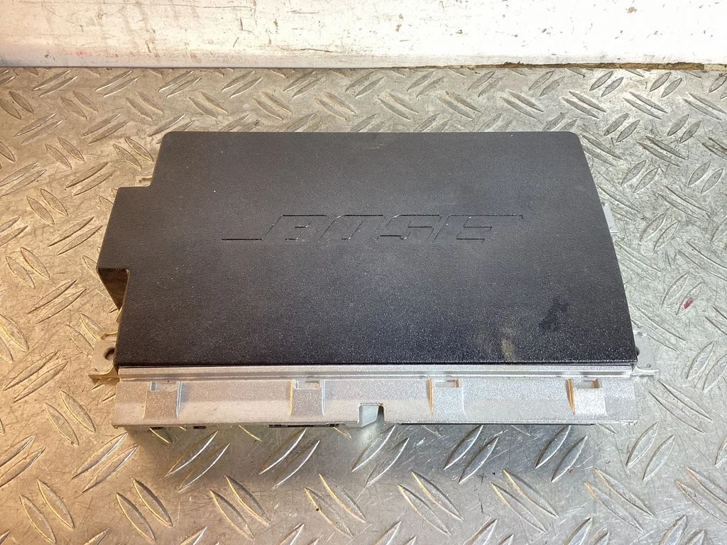 Sound amplifier – Porsche Macan (95B) (2019-)