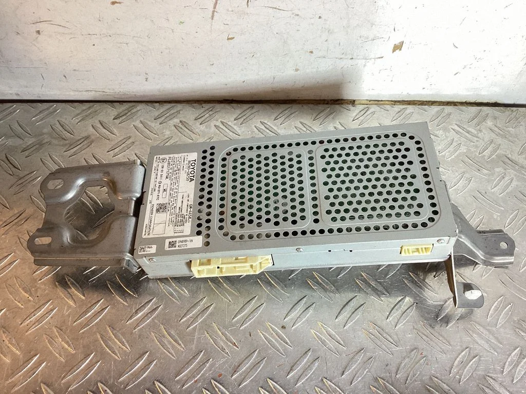 Sound amplifier – Lexus RX 450H (2016-)