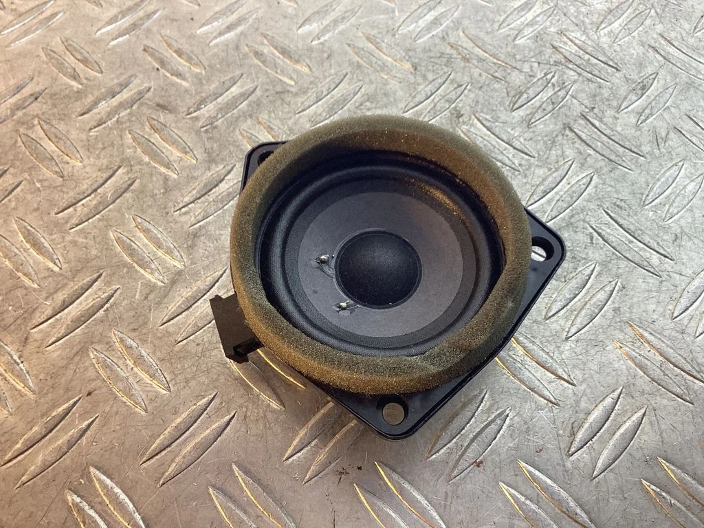 Front door speaker – Porsche Cayenne (92A) (2010-2017)