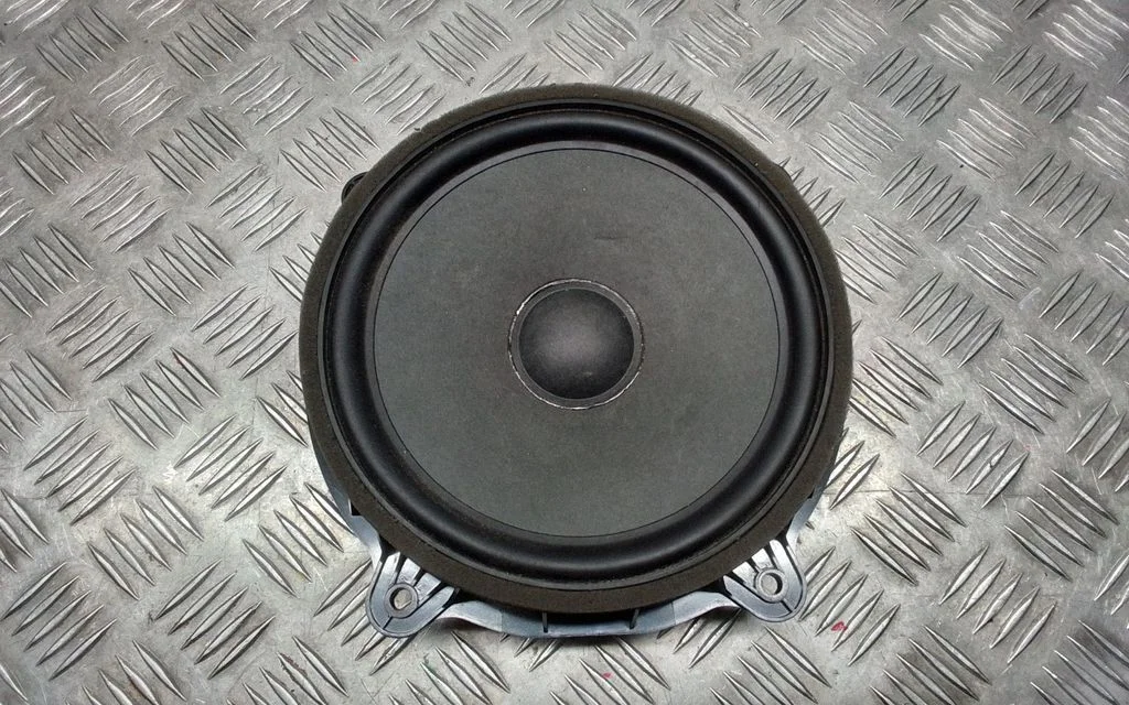 Front door speaker – Tesla Model 3 (2017-)