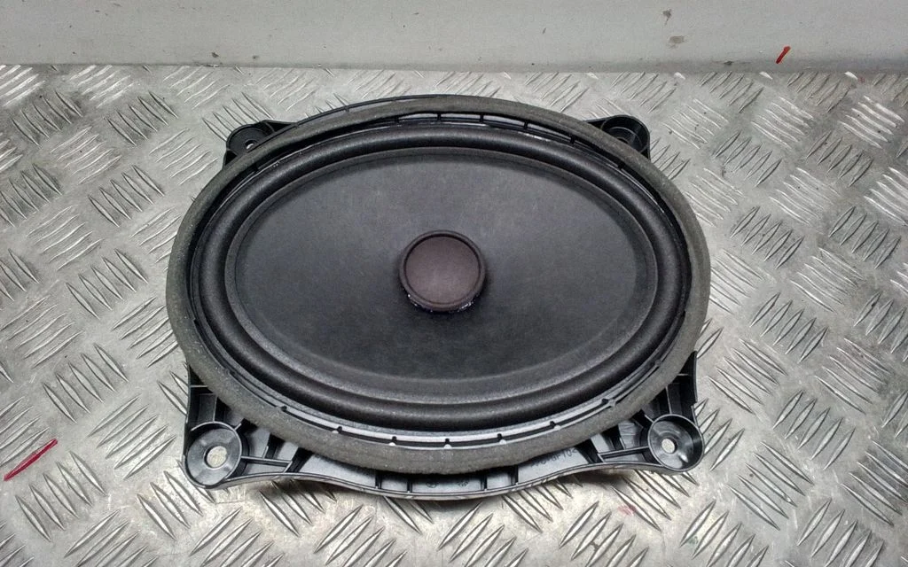 Front door speaker – Lexus RX 450H (2016-)