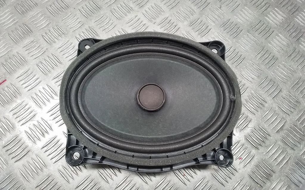 Front door speaker – Lexus RX 450H (2016-)