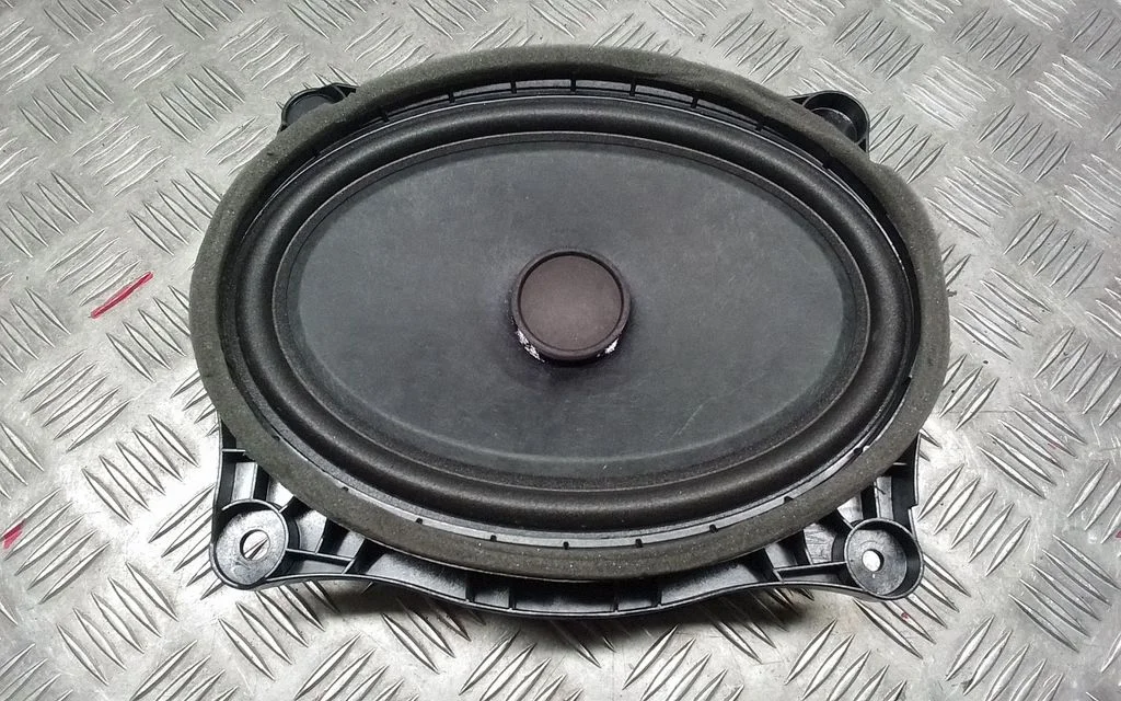 Front door speaker – Lexus RX 450H (2016-)