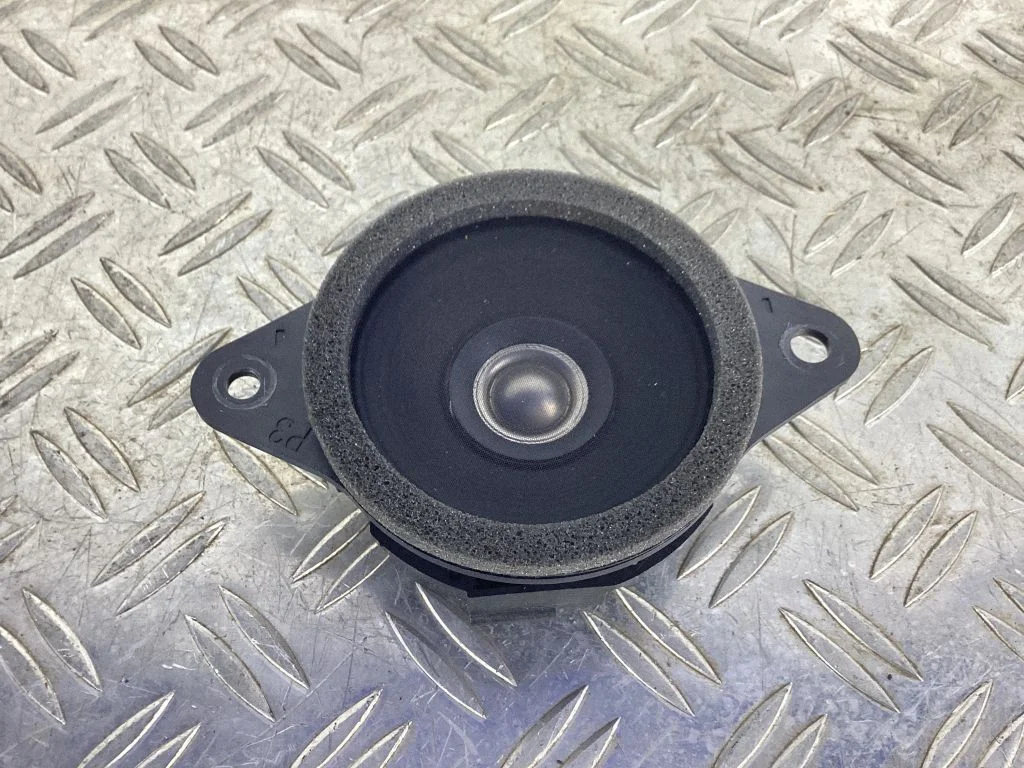 Panel speaker – Lexus RC (2014-)