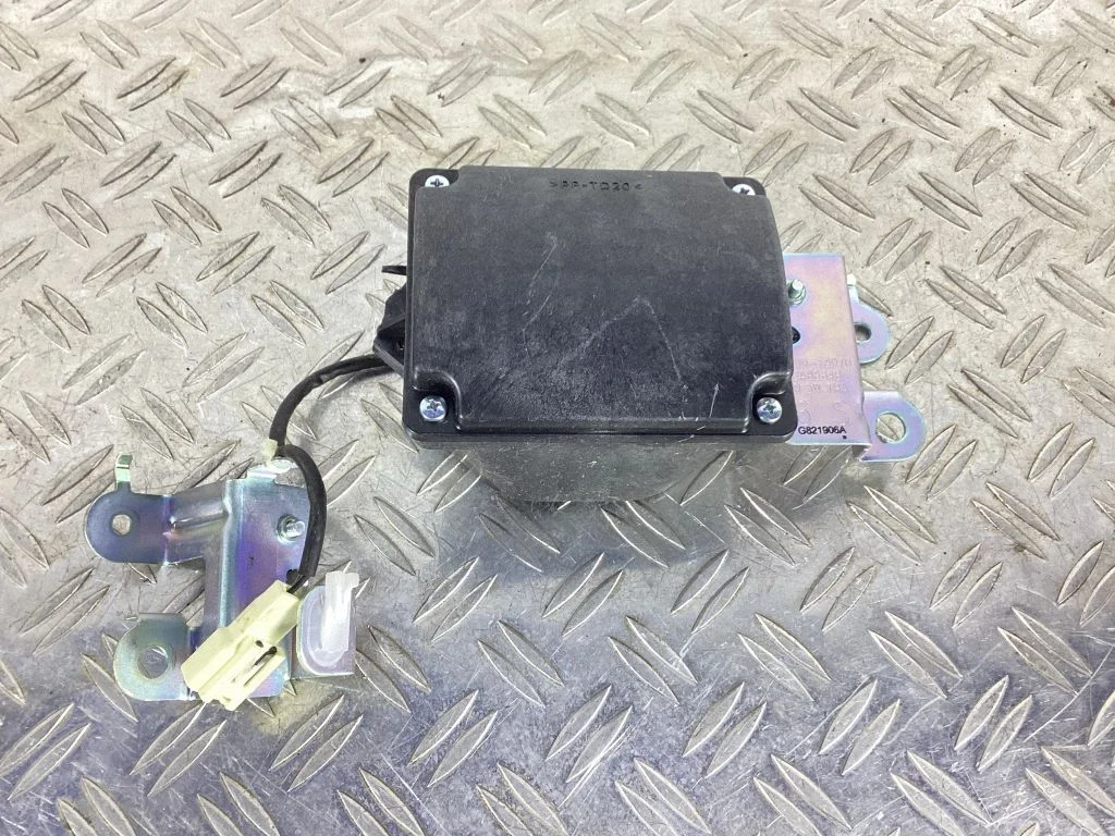 Panel speaker – Lexus NX (2014-2021)