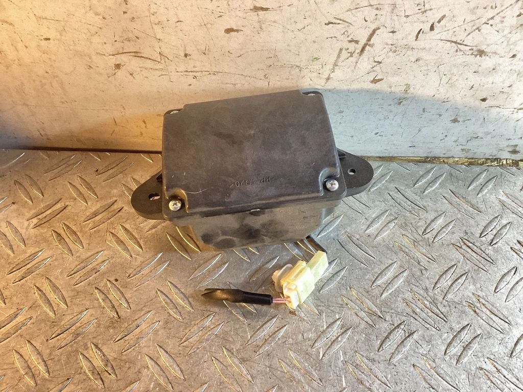 Panel speaker – Lexus IS III XE30 (2013-2020)