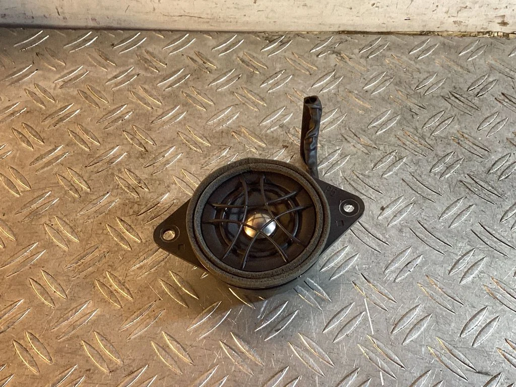 Panel speaker – Lexus IS III XE30 (2013-2020)
