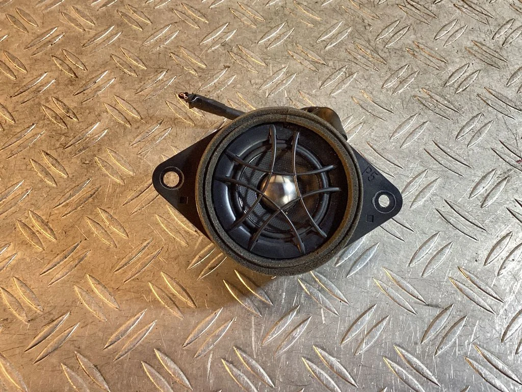 Panel speaker – Lexus IS III XE30 (2013-2020)