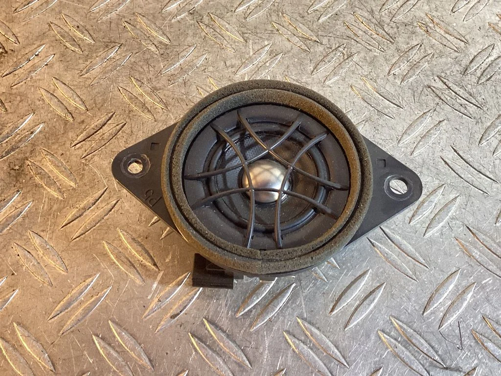 Panel speaker – Lexus IS III XE30 (2013-2020)