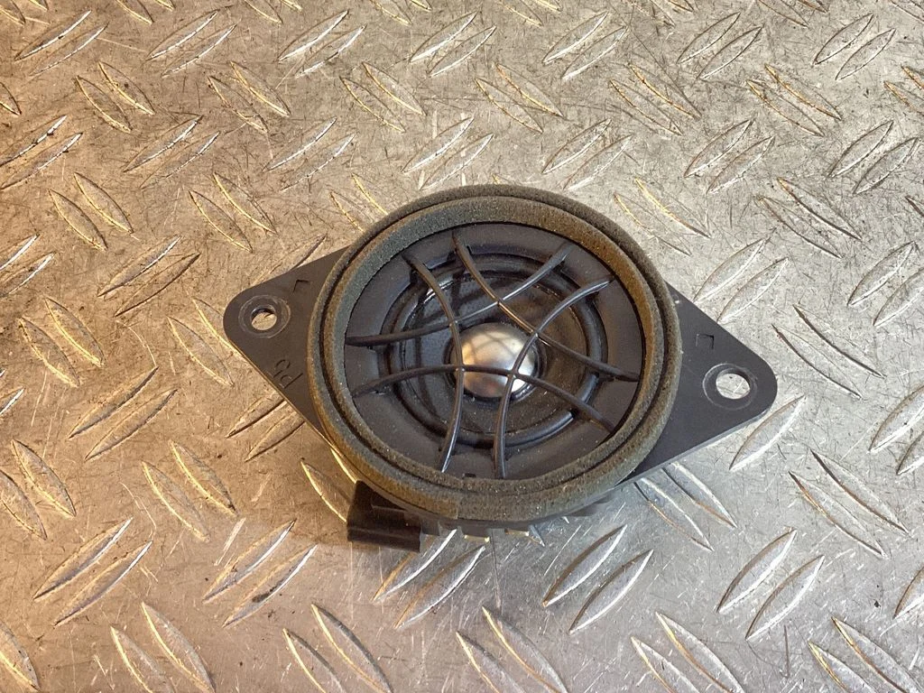 Panel speaker – Lexus IS III XE30 (2013-2020)