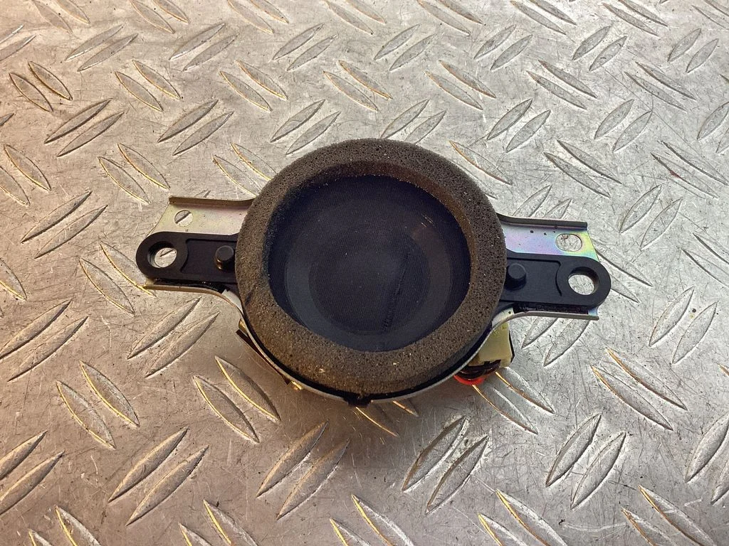 Panel speaker – Toyota Land Cruiser (J200) (2008-)